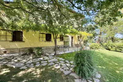 casa indipendente in vendita a Monzambano
