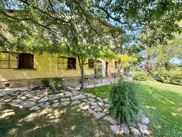 casa indipendente in vendita a Monzambano in zona Pille
