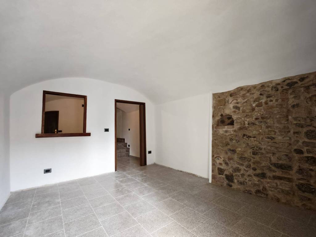 casa indipendente in vendita a Monzambano in zona Pille