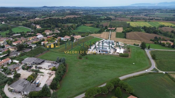 casa indipendente in vendita a Monzambano in zona Castellaro Lagusello