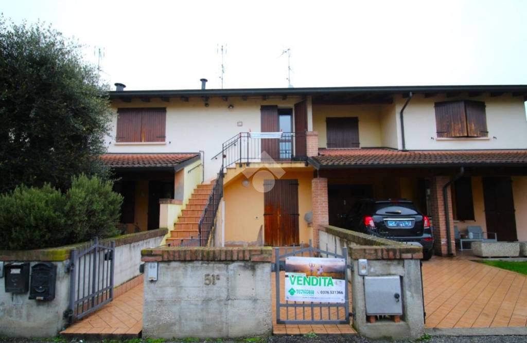 casa indipendente in vendita a Motteggiana in zona Villa Saviola