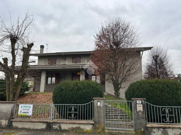 casa indipendente in vendita a Motteggiana in zona Villa Saviola