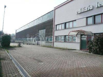 locale commerciale in vendita a Motteggiana