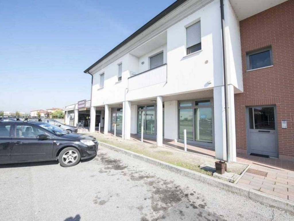 negozio in vendita a Motteggiana