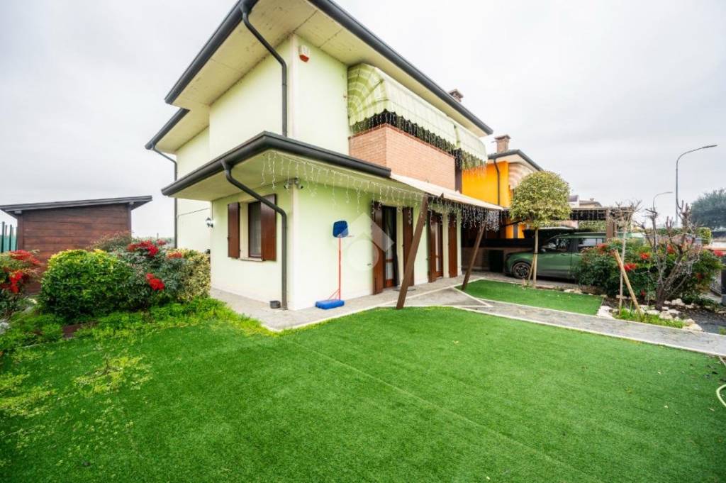casa indipendente in vendita a Motteggiana