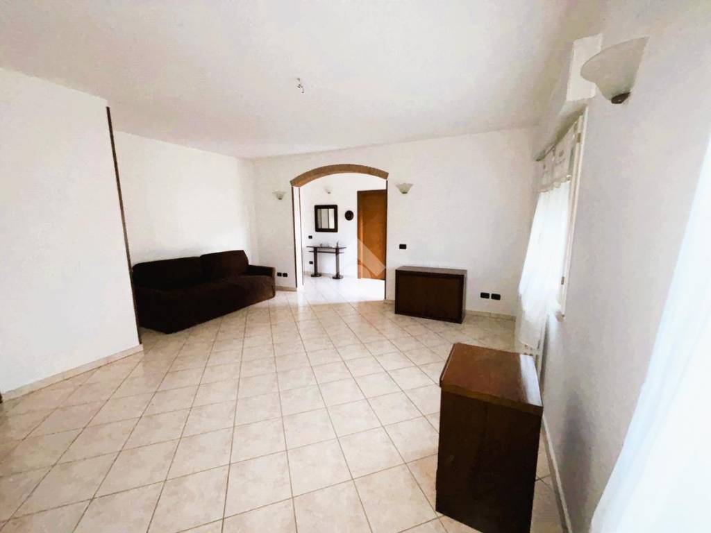 casa indipendente in vendita a Motteggiana in zona Villa Saviola