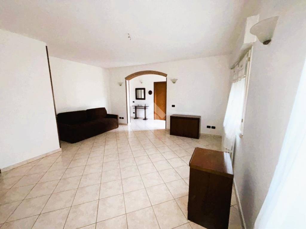 casa indipendente in vendita a Motteggiana in zona Villa Saviola