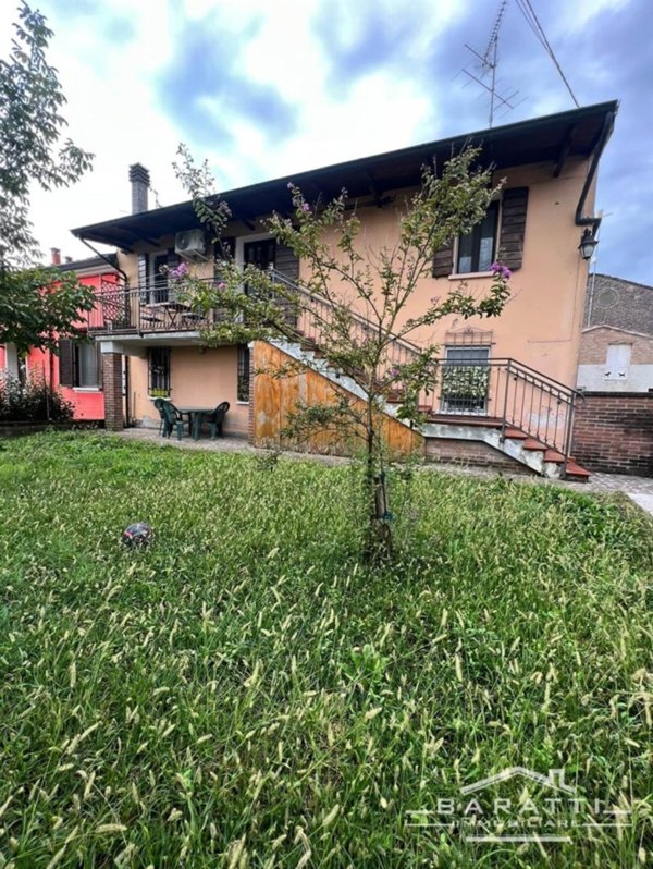 casa indipendente in vendita a Motteggiana in zona Villa Saviola