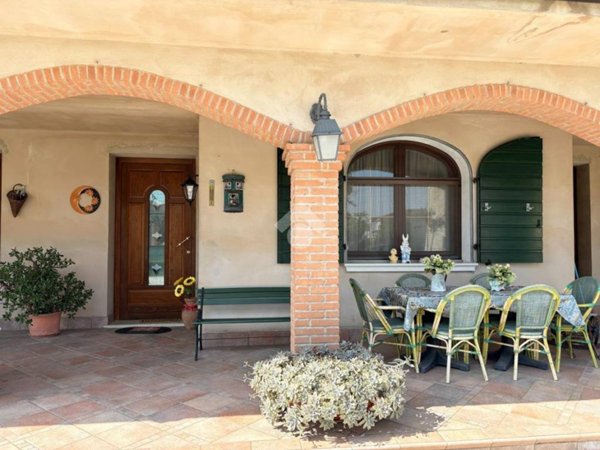 casa indipendente in vendita a Motteggiana in zona Torricella