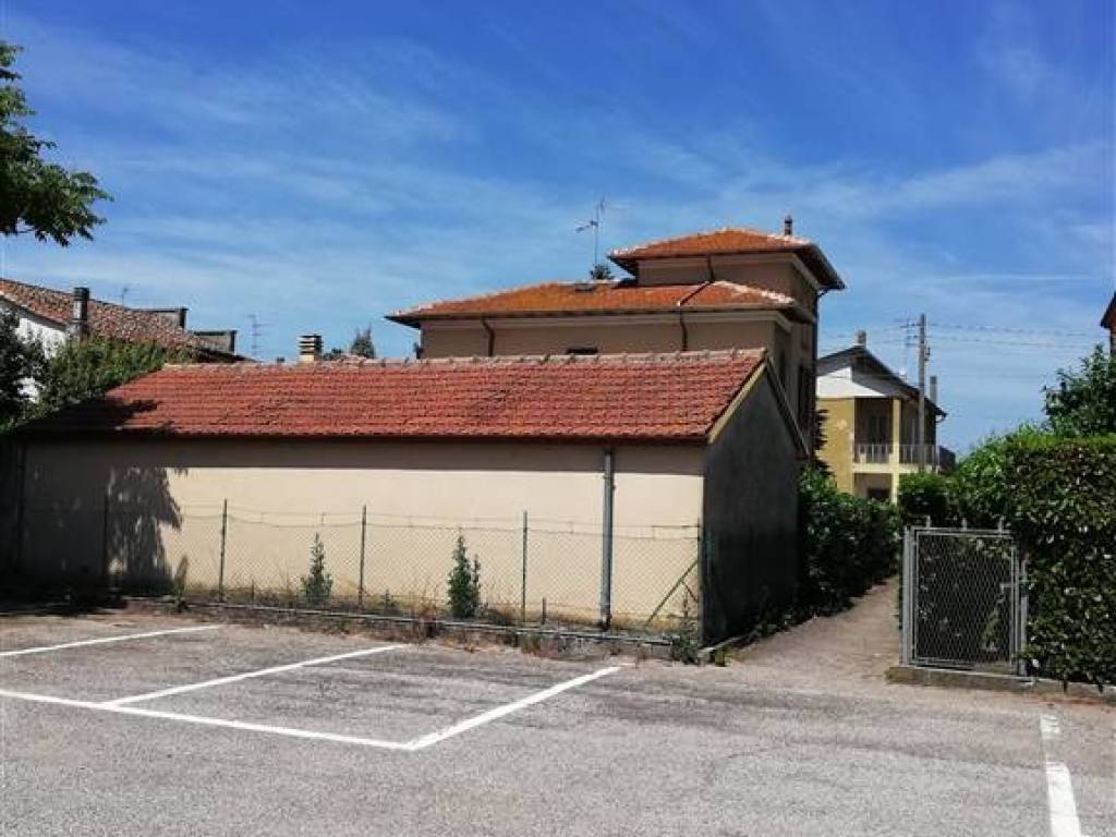 casa indipendente in vendita a Motteggiana in zona Villa Saviola