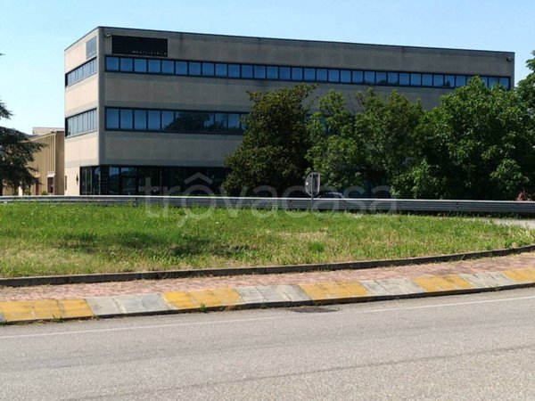 negozio in vendita ad Ostiglia