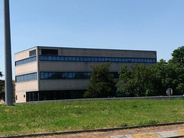 negozio in vendita ad Ostiglia