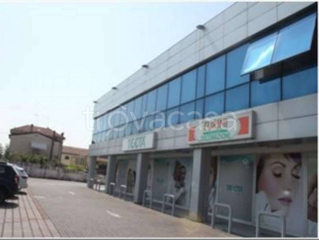 ufficio in vendita ad Ostiglia