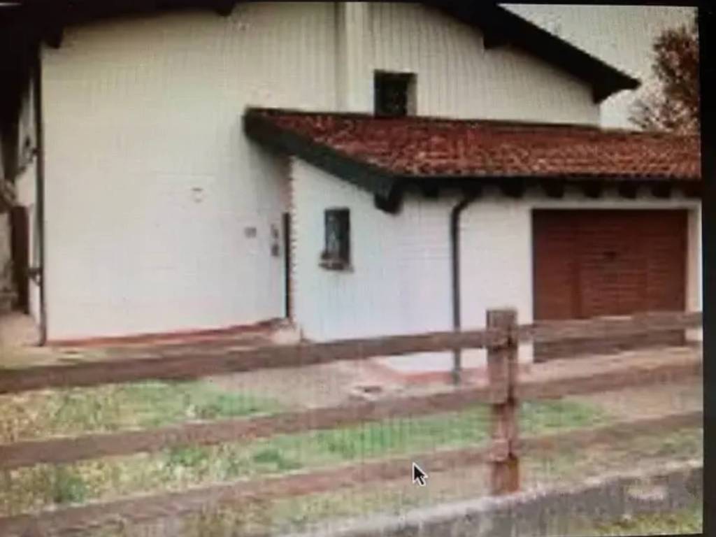 casa indipendente in vendita ad Ostiglia