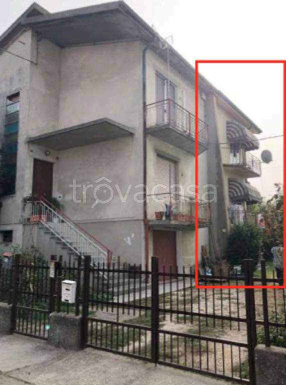 casa indipendente in vendita ad Ostiglia