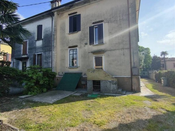 casa indipendente in vendita ad Ostiglia