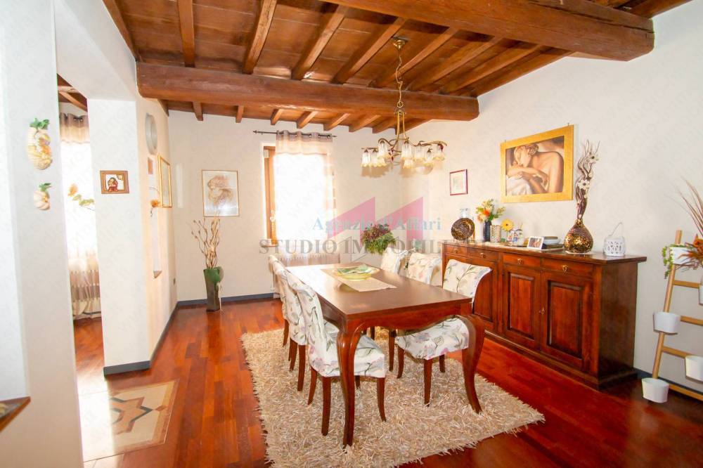 casa indipendente in vendita ad Ostiglia