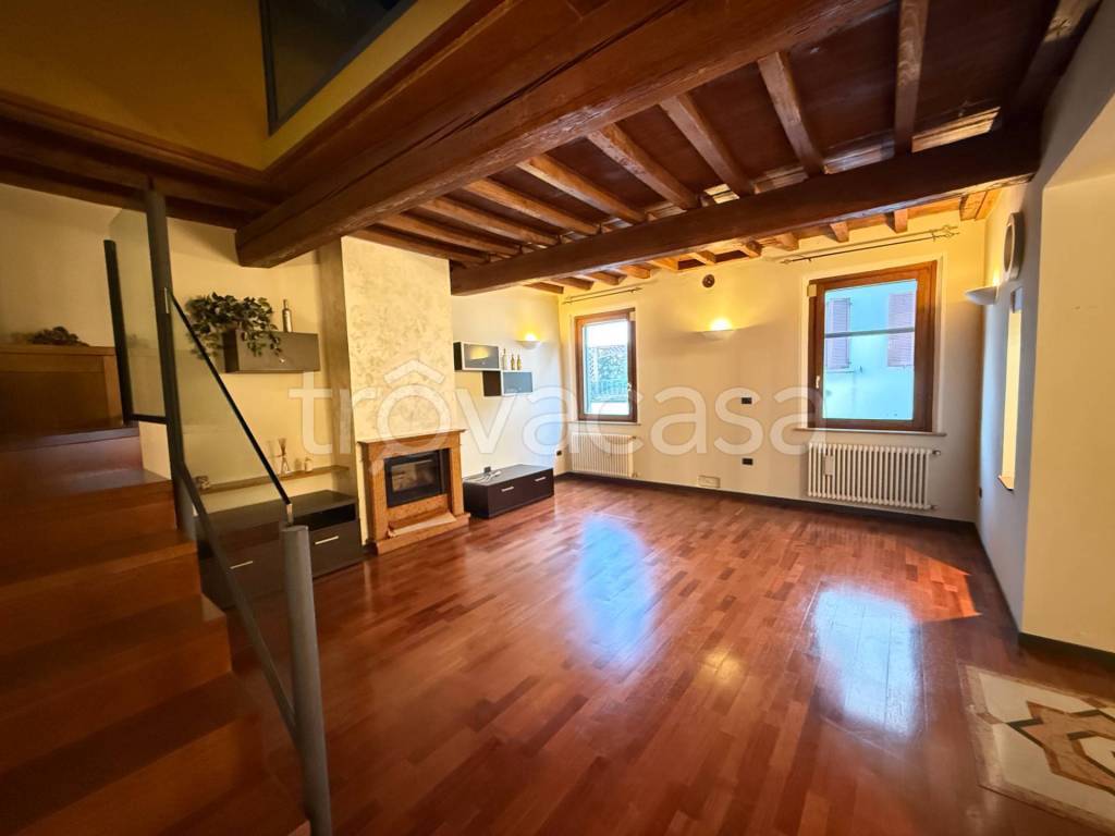 casa indipendente in vendita ad Ostiglia