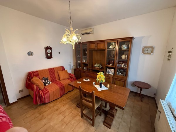 casa indipendente in vendita ad Ostiglia