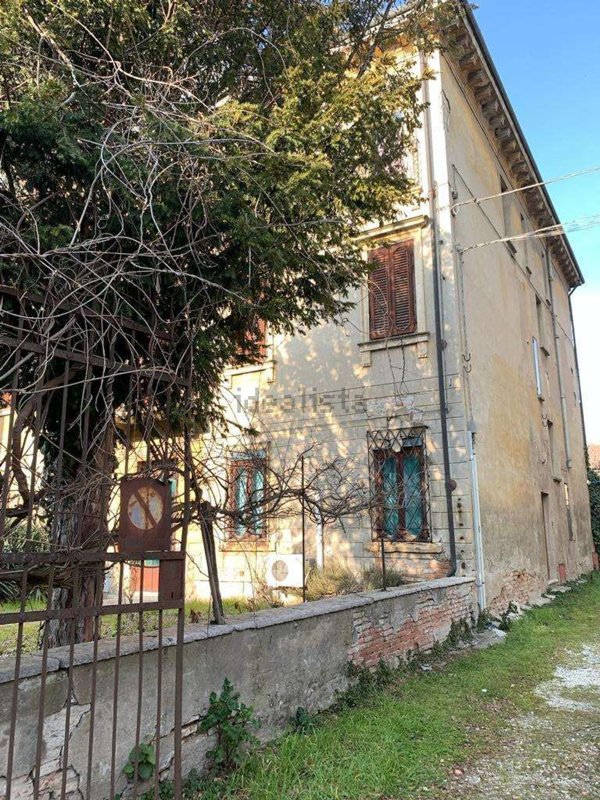 casa indipendente in vendita ad Ostiglia