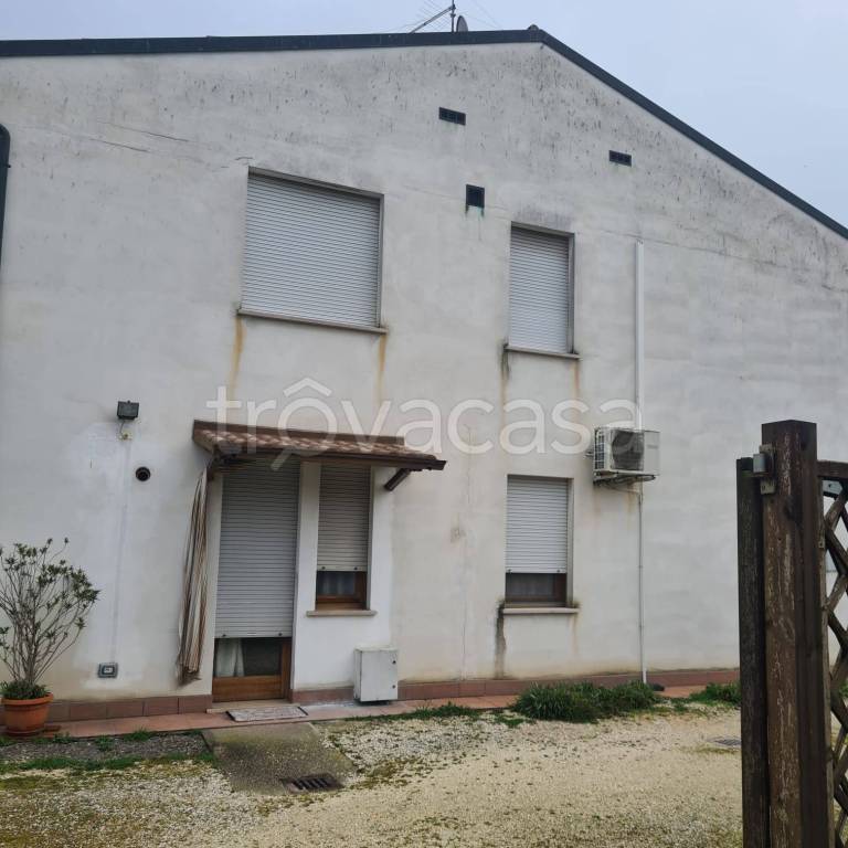 casa indipendente in vendita ad Ostiglia in zona Correggioli