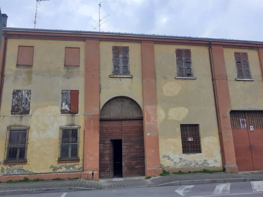 casa indipendente in vendita ad Ostiglia