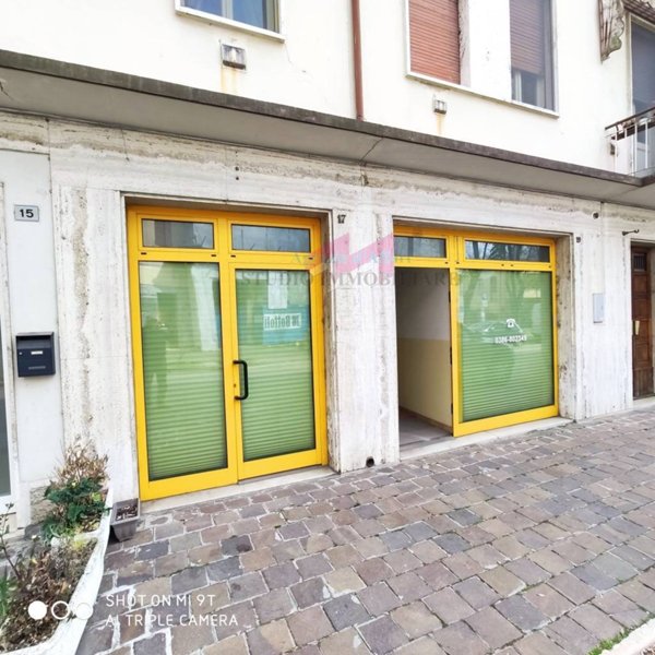 negozio in vendita ad Ostiglia