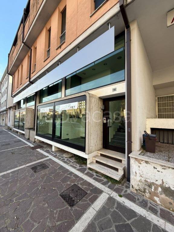 ufficio in vendita ad Ostiglia