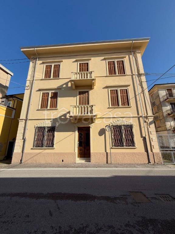 casa indipendente in vendita ad Ostiglia