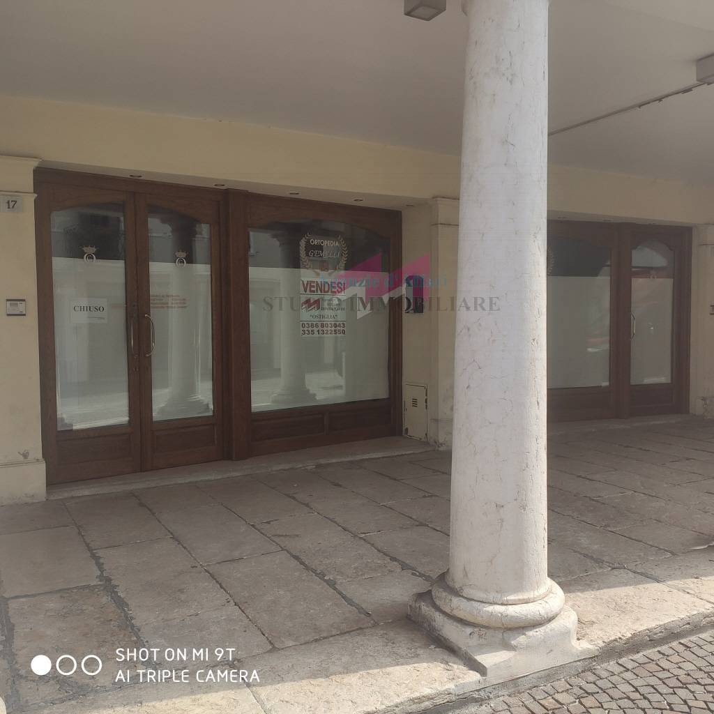 negozio in vendita ad Ostiglia