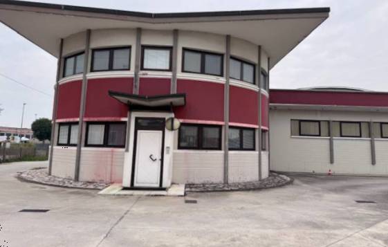 locale di sgombero in vendita ad Ostiglia