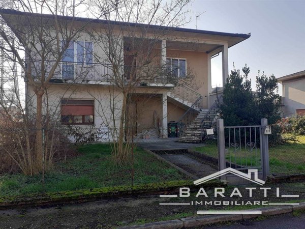 casa indipendente in vendita ad Ostiglia