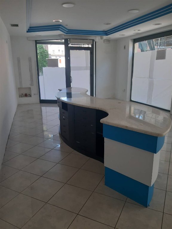 negozio in vendita ad Ostiglia