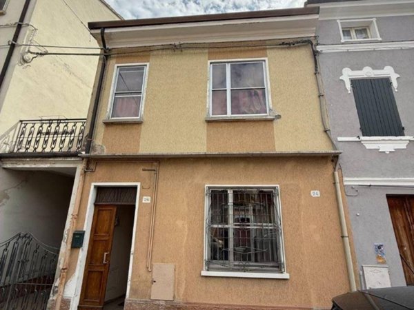 casa indipendente in vendita ad Ostiglia