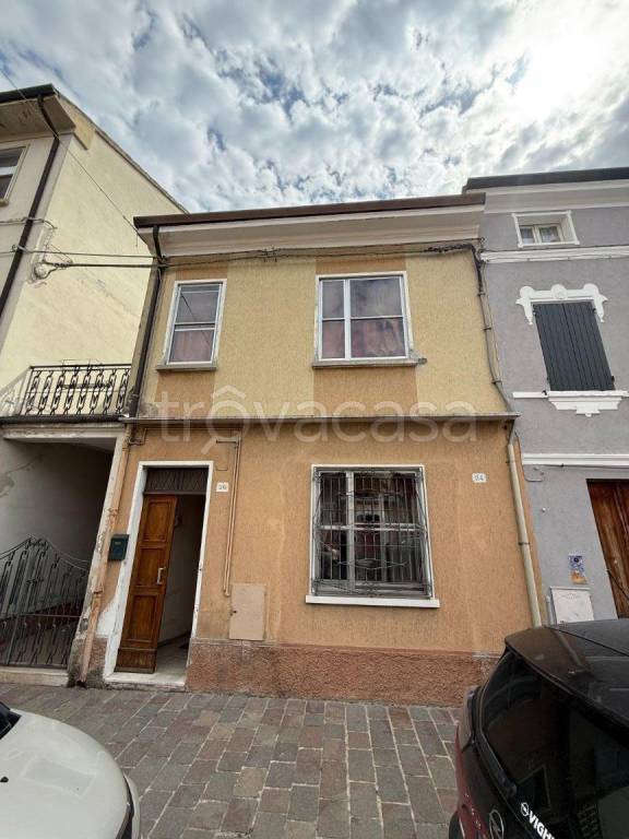 casa indipendente in vendita ad Ostiglia