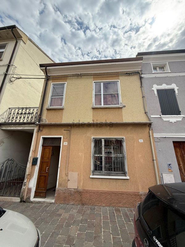 casa indipendente in vendita ad Ostiglia