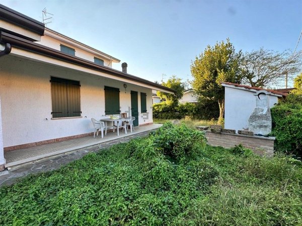 casa indipendente in vendita ad Ostiglia