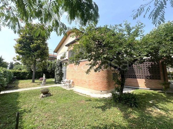 casa indipendente in vendita ad Ostiglia