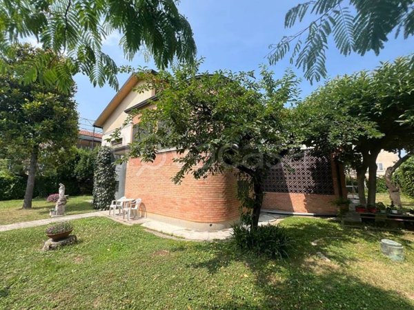casa indipendente in vendita ad Ostiglia