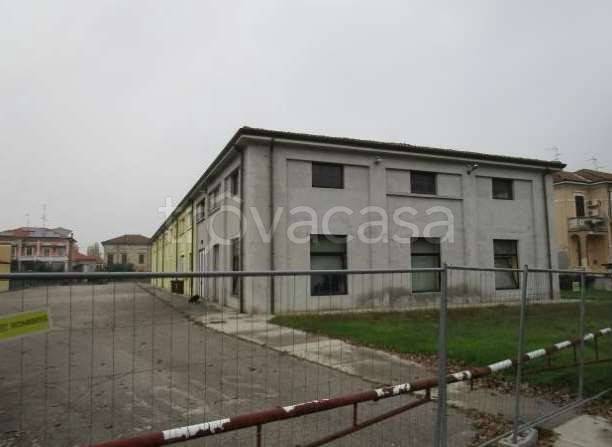locale di sgombero in vendita ad Ostiglia