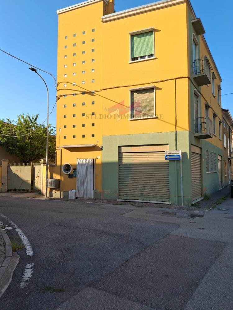 casa semindipendente in vendita ad Ostiglia