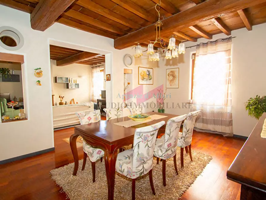 casa semindipendente in vendita ad Ostiglia