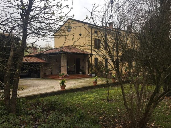 casa indipendente in vendita ad Ostiglia