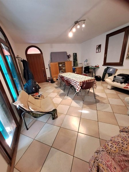 casa indipendente in vendita ad Ostiglia