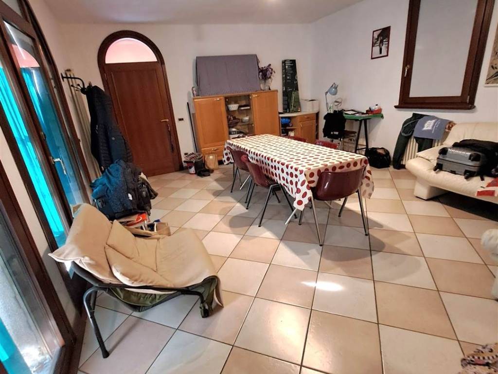 casa indipendente in vendita ad Ostiglia