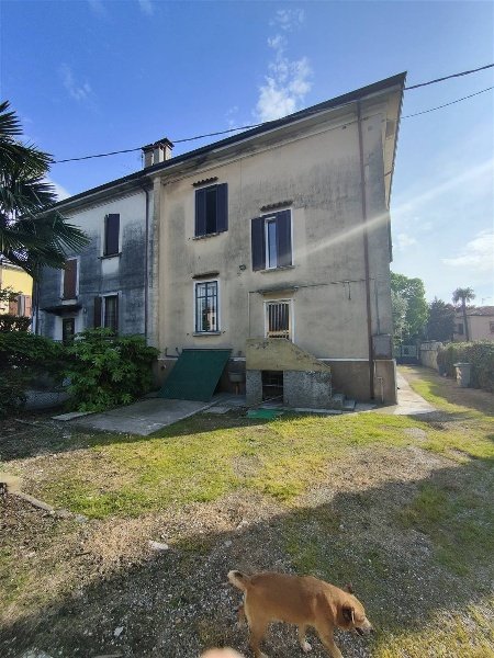 casa indipendente in vendita ad Ostiglia