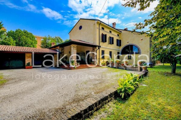 casa indipendente in vendita ad Ostiglia