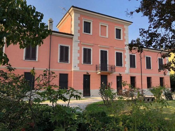 casa indipendente in vendita ad Ostiglia