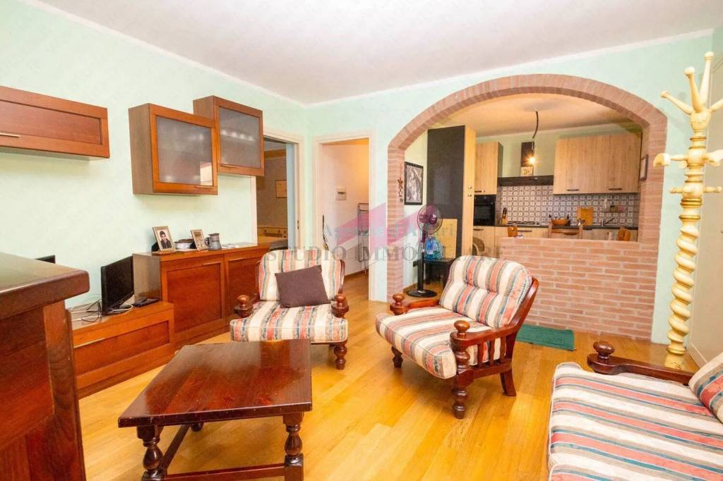 appartamento in vendita ad Ostiglia in zona Correggioli