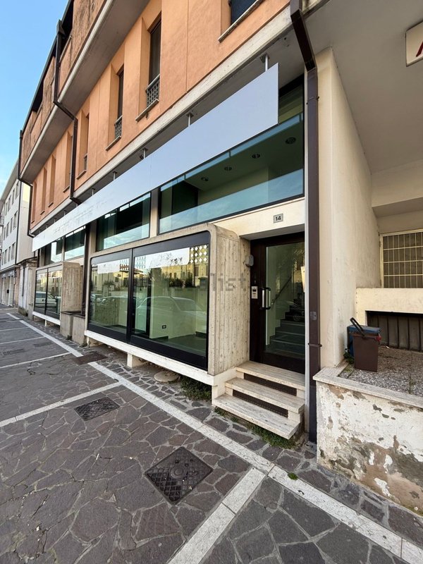 ufficio in vendita ad Ostiglia